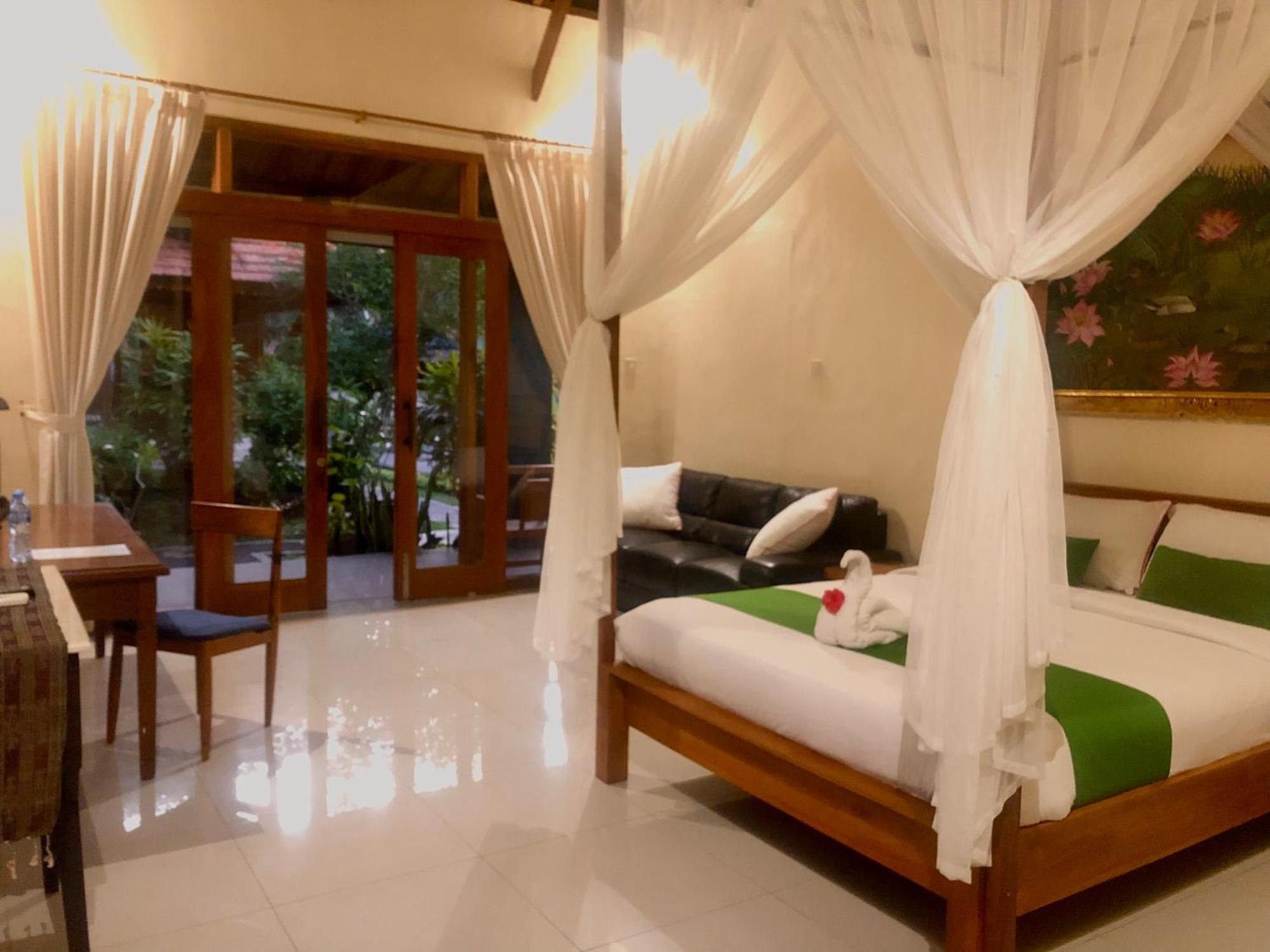 Hotel Graha Madesimon Ketewel Exterior foto
