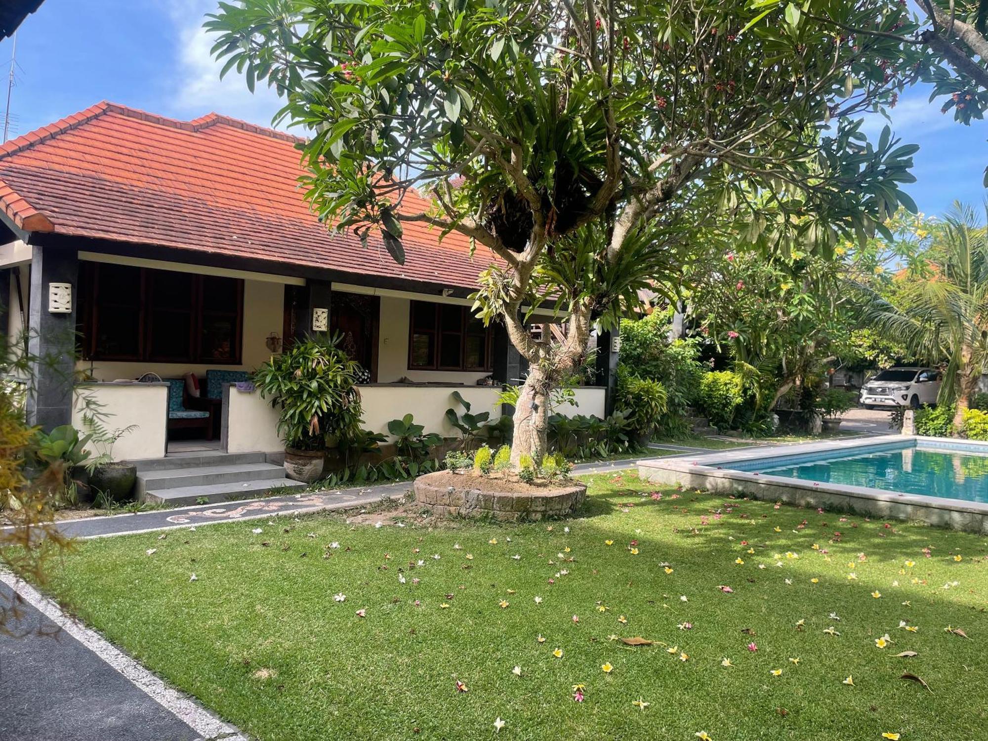 Hotel Graha Madesimon Ketewel Exterior foto