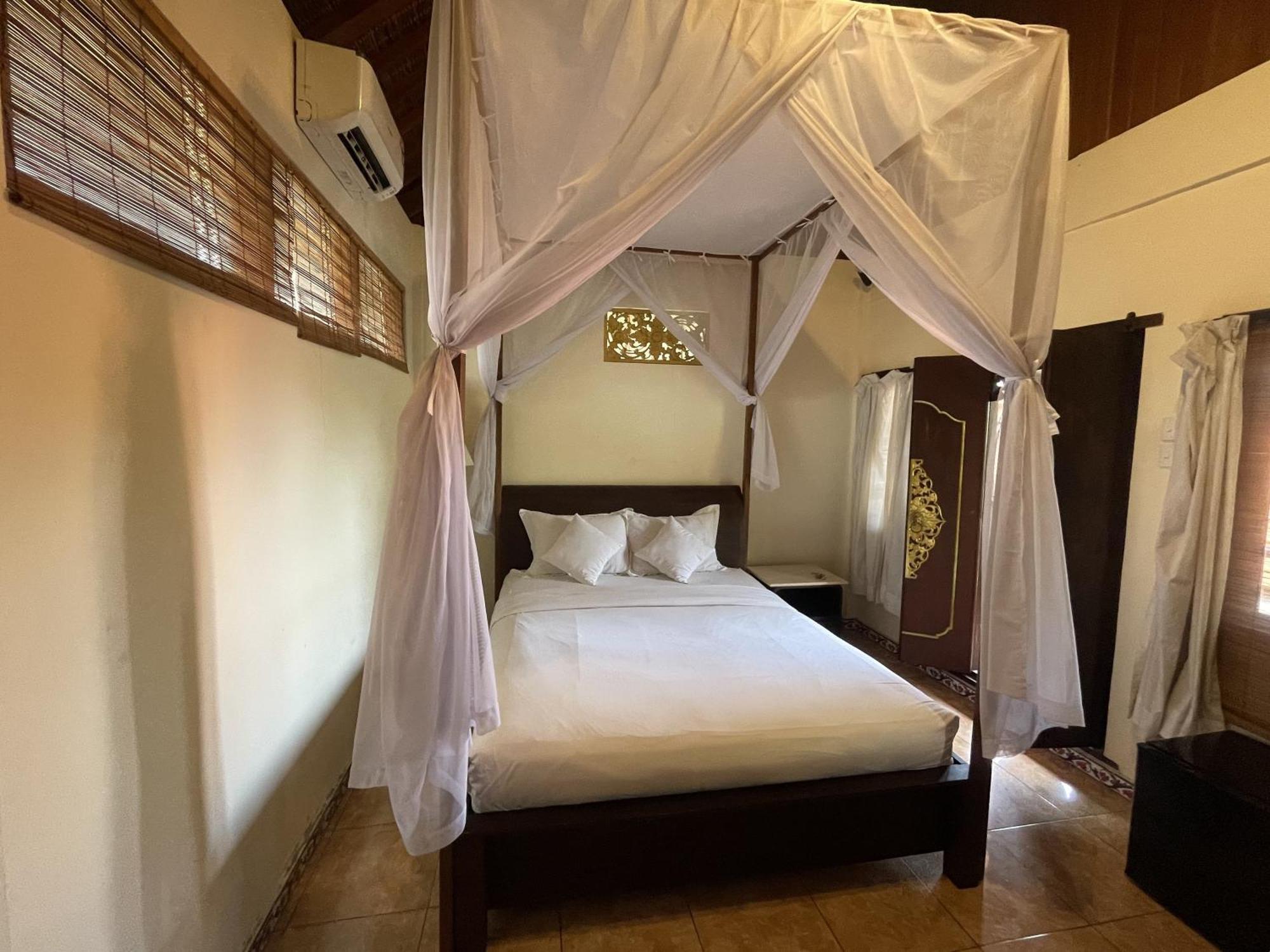 Hotel Graha Madesimon Ketewel Exterior foto